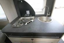 Vend Caravane occasion 4 couchages, lit central, presque neuve, climatisation, Caravelair Artica 490, à Roques, proche de Toulouse (31)