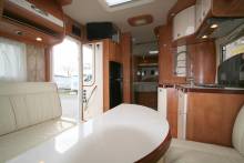 Vacances et loisirs présente un nouveau camping-car intégral occasion, boite automatique, lit central, lit de pavillon, Autostar Prestige I730 LC, à Roques proche de Toulouse (31), à Roques proche de Toulouse (31) -car intégral occasion, boite automatique