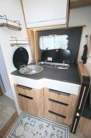 Camping-car profilé occasion, lit central, lit de pavillon, salon face à face, climatisation moteur et cellule, Bavaria T746 Fc, à Roques proche de Toulouse (31)