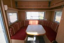 Vend Caravane occasion, 4 places, lits jumeaux, Caravelair Ambiance 450 Style, à Roques proche de Toulouse 31.