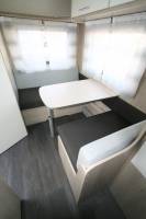 Achat Caravane occasion presque neuve, lit de milieu, 3 couchages, Caravelair Alba 460, à Roques proche de Toulouse (31)