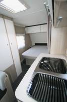 Caravane occasion presque neuve, lit de milieu, 3 couchages, Caravelair Alba 460, à Roques proche de Toulouse (31)