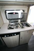 Vend Caravane occasion presque neuve, lit de milieu, 3 couchages, Caravelair Alba 460, à Roques proche de Toulouse (31)