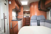 Vend Camping-car intégral occasion, moins de 7 m, 4 places, lits jumeaux et de pavillon, Carthago Compactline I 143 LE, à Roques près de Toulouse (31)