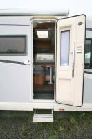 Achat Camping-car intégral occasion, moins de 7 m, 4 places, lits jumeaux et de pavillon, Carthago Compactline I 143 LE, à Roques près de Toulouse (31)