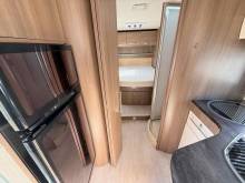 Vend Camping-car Profilé occasion, 4 places, 3 couchages, lit central, Chausson Best Of 28 CE, chez Vacances et Loisirs à Roques proche de Toulouse