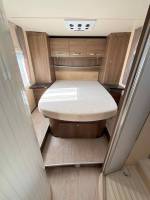 Camping-car Profilé occasion, 4 places, 3 couchages, lit central, Chausson Best Of 28 CE, chez Vacances et Loisirs à Roques proche de Toulouse