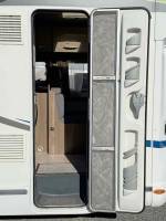 Camping-car Profilé occasion, 4 places, 3 couchages, lit central, Chausson Best Of 28 CE, chez Vacances et Loisirs à Roques proche de Toulouse