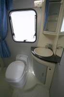 Vend Camping-car capucine occasion, petit prix, lits superposés, 7 m, double dînette, 7 couchages, 5 places carte grise, Chausson Flash 05, à Roques proche de Toulouse (31)