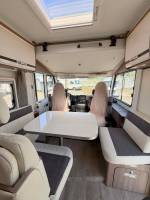 Camping-car intégral occasion, lit central et de pavillon, Dethleffs Trend I 7057 DBM, chez Vacances et Loisirs à Roques, Midi-Pyrénées.