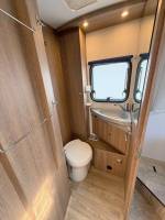 Achat Camping-car intégral occasion, lit central et de pavillon, Dethleffs Trend I 7057 DBM, chez Vacances et Loisirs à Roques, Midi-Pyrénées.