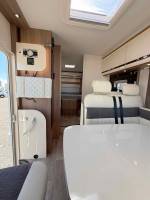 Camping-car intégral occasion, lit central et de pavillon, Dethleffs Trend I 7057 DBM, à Roques, Midi-Pyrénées.