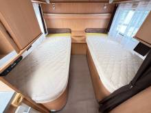 Achat Camping-car profilé occasion compact, lits jumeaux, 4 places, 3 couchages, lit de pavillon 1 place, Chausson flash 16, à Roques proche de Toulouse (31).