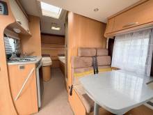 Achat Camping-car profilé occasion compact, lits jumeaux, 4 places, 3 couchages, lit de pavillon 1 place, Chausson flash 16, à Roques proche de Toulouse (31).