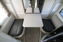 Vend Camping-car profilé occasion, 5 places, 6 couchages, lits superposés et lit de pavillon, Chausson Flash 716 à Roques proche de Toulouse (31)