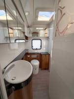 Achat Caravane occasion, lit à la française, 4 couchages, Hobby 560 WFU, à Roques proche de Toulouse (31)