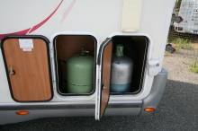 Petit camping-car profilé d’occasion, lit central, 4 places, 4 couchages, Challenger Genesis 42, à Roques proche de Toulouse (31)