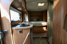 Achat Petit camping-car profilé d’occasion, lit central, 4 places, 4 couchages, Challenger Genesis 42, à Roques proche de Toulouse (31)