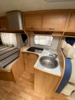 Un camping-car profilé de moins de 7 m, lit à la française, le Mc Louis Glen 363, à Roques proche de Toulouse