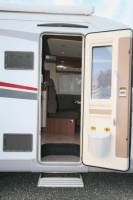 Camping-car profilé d'occasion, lit central, lit de pavillon, LMC Cruiser T692 G Confort, à Roques, proche de Toulouse (31)