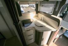 Vend Camping-car profilé occasion, lit central, 4 couchages, moins de 7 m Mc Louis MC4 68 Diamond, chez Vacances et Loisirs, à Roques proche de Toulouse (31)