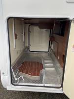 Vend Camping-car intégral occasion, lit de milieu, Mc Louis Nevis 880 G édition luxe, à Roques proche de Toulouse, Midi-Pyrénées