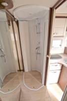 Camping-car profilé occasion, 5 couchages, lit de milieu, Mc Louis Yearling 77G, à Toulouse (31)