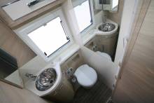 Achat Camping-car intégral occasion, lits jumeaux, 160 cv, salon face à face, Mobilvetta K-Yacht 86 Teckno line, à Roques proche de Toulouse (31)