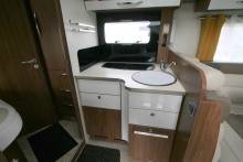 Achat camping-car occasion profilé familial,u lit à la française, lit de pavillon, 5 places, Boîte automatique, Pilote P716 P,  chez Vacances et Loisirs à Roque proche de Toulouse (31)