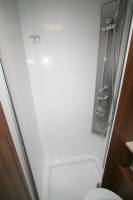 Achat camping-car occasion profilé familial,u lit à la française, lit de pavillon, 5 places, Boîte automatique, Pilote P716 P,  chez Vacances et Loisirs à Roque proche de Toulouse (31)