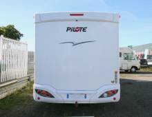 Camping-car profilé occasion lit central, lit de pavillon, grande soute, Pilote P746 C essentiel, à Roques près Toulouse (31)