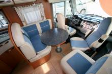 Camping-car intégral occasion, lit de milieu, Pilote référence G 742, à roques, proche Toulouse (31)