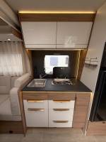 Camping-car profilé occasion, Maxi-salon, salon en U, moins de 7 m, 4 places, Pilote P 696 U Evidence, à Roques proche de Toulouse (31)