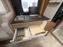 Achat Vacances et loisirs, un camping-car profilé occasion, Maxi-salon, salon en U, moins de 7 m, 4 places, un Pilote P 696 U Evidence, à Roques proche de Toulouse (31)