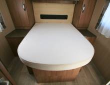 Camping-car occasion profilé, lit central, lit de pavillon, Pilote aventura P 736 TCA, à Roques Proche de Toulouse (31)