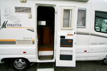 Achat Camping-car intégral occasion, Mercedes, 4 places, 4 couchages, Esterel Manhantan 21 L, à Roques proche de Toulouse 31