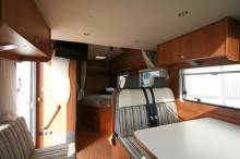 Achat Camping-car profilé d’occasion, lit à la française, lit de pavillon, moins de 7 m, Eriba Car 400 X, à Roques, proche de Toulouse 31.