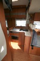 Vend Camping-car profilé d’occasion, lit à la française, lit de pavillon, moins de 7 m, Eriba Car 400 X, à Roques, proche de Toulouse 31.