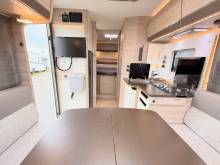 Camping-car profilé occasion, Compact, moins de 7 m, 2,17 m de largeur, lit central, salon face à face, un Rapido C 86,  chez Vacances et Loisirs, à roques proche de Toulouse (31)