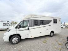 Camping-car profilé occasion, Compact, moins de 7 m, 2,17 m de largeur, lit central, salon face à face, un Rapido C 86,  chez Vacances et Loisirs, à roques proche de Toulouse (31)