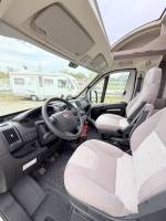 Achat Camping-car profilé occasion, Compact, moins de 7 m, 2,17 m de largeur, lit central, salon face à face, un Rapido C 86,  chez Vacances et Loisirs, à roques proche de Toulouse (31)