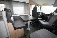 Achat Camping-car intégral occasion, lit de milieu, 4 places, presque neuf, Sunlight I 690L, à roques proche de Toulouse (31)