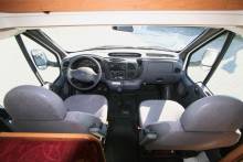 Achat Camping-car occasion capucine, 5 places, 6 couchages, lit à la française, compact, Vilamobil Athenia 332, à Roques, proche de Toulouse (31)