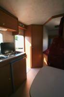 Vend Camping-car occasion capucine, 5 places, 6 couchages, lit à la française, compact, Vilamobil Athenia 332, à Roques, proche de Toulouse (31)