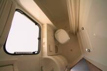 Achat Camping-car occasion capucine, 5 places, 6 couchages, lit à la française, compact, Vilamobil Athenia 332, à Roques, proche de Toulouse (31)