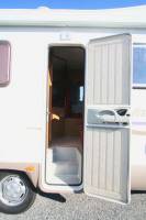 Vend Camping-car occasion capucine, 5 places, 6 couchages, lit à la française, compact, Vilamobil Athenia 332, à Roques, proche de Toulouse (31)