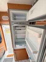 Camping-car profilé occasion, lit à la française, moins de 7 m, 4 places, roues jumelées, Vilamobil Cautel L, chez Vacances et Loisirs à Roques proche de Toulouse (31)