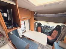 Camping-car profilé occasion, lit à la française, moins de 7 m, 4 places, roues jumelées, Vilamobil Cautel L, chez Vacances et Loisirs à Roques proche de Toulouse (31)