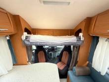 Achat Camping-car profilé occasion, lit à la française, moins de 7 m, 4 places, roues jumelées, Vilamobil Cautel L, chez Vacances et Loisirs à Roques proche de Toulouse (31)