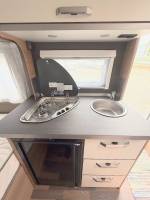 Caravane Occasion, lit transversal, 4 places, 4,70 m, Weinsberg CaraOne 390 QD, à Roques proche de Toulouse (31)